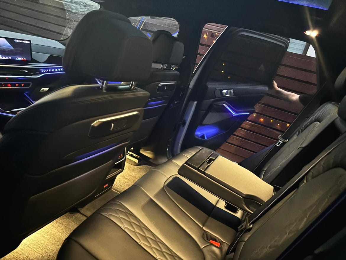 Interior BMW Seria 7 pregătit pentru predare