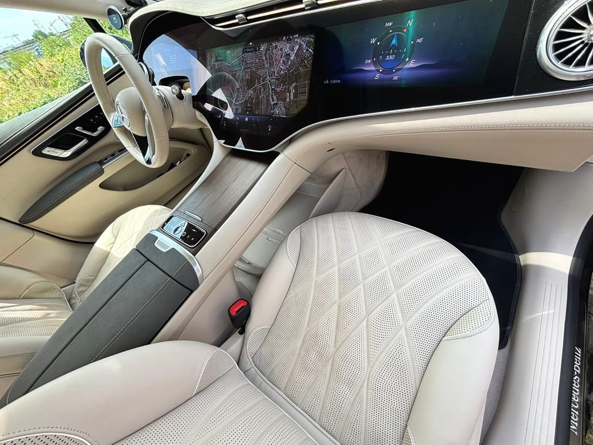 Bord și ecrane Mercedes-Benz S-Class lucrate în detaliu